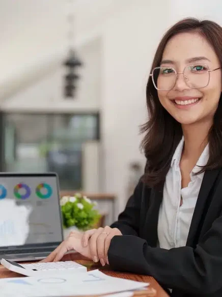 business-management-student-honing-her-business-management-skills